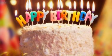 É necessário colocar idade no curriculo?