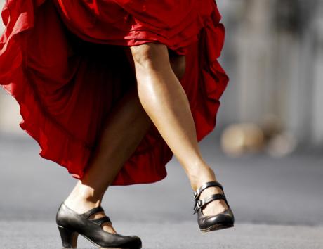 Kuvassa on flamenco-tanssija, jollaisena työllistyminen vaatii usein CV:tä espanjaksi.