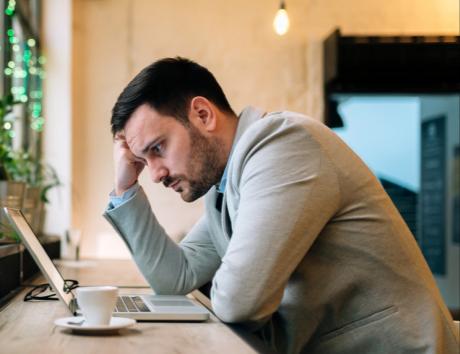 brecha de empleo currículum