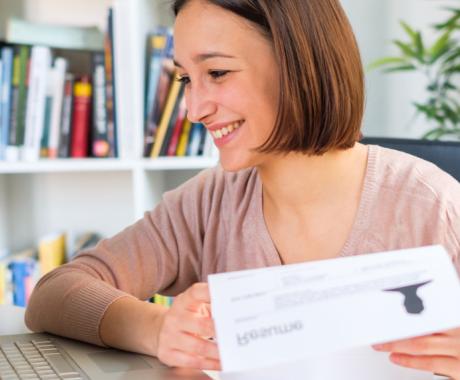 Grab recruiters’ attention with a compelling resume headline.