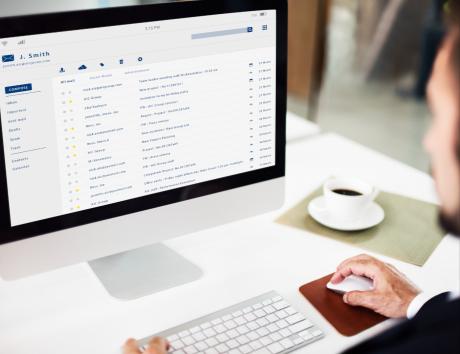 Bewerbungen können sowohl online als auch per Post verschickt werden