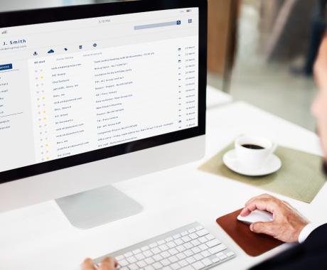 Bewerbungen können sowohl online als auch per Post verschickt werden